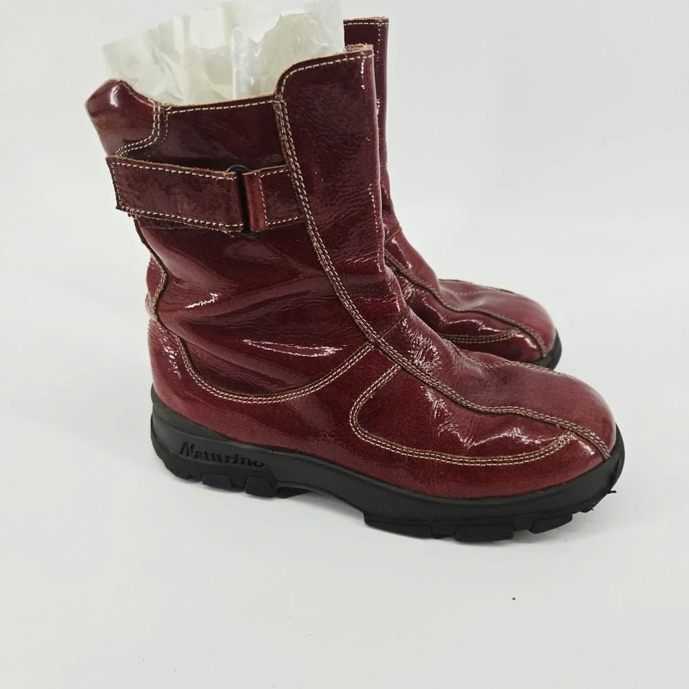 Naturino girls Red patent leather boots size 32 US Girls size 2 zip closure